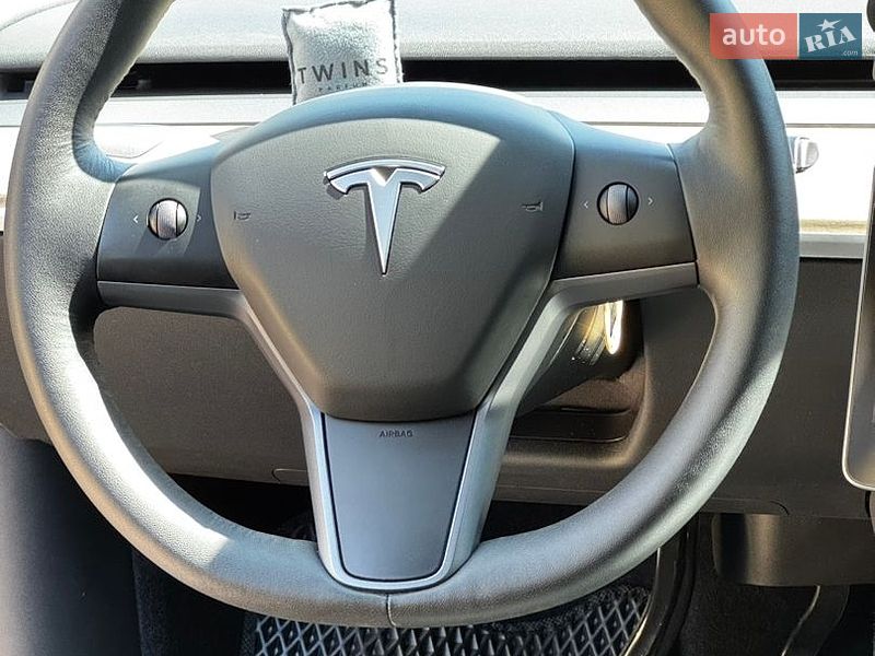 Внедорожник / Кроссовер Tesla Model Y 2022 в Киеве