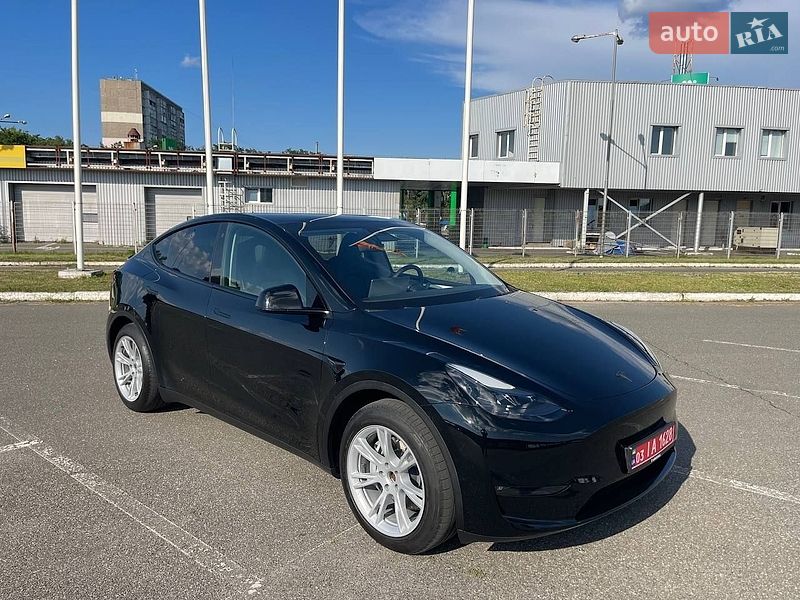 Позашляховик / Кросовер Tesla Model Y 2023 в Києві фото 4 Позашляховик / Кросовер Tesla Model Y 2023 в Києві