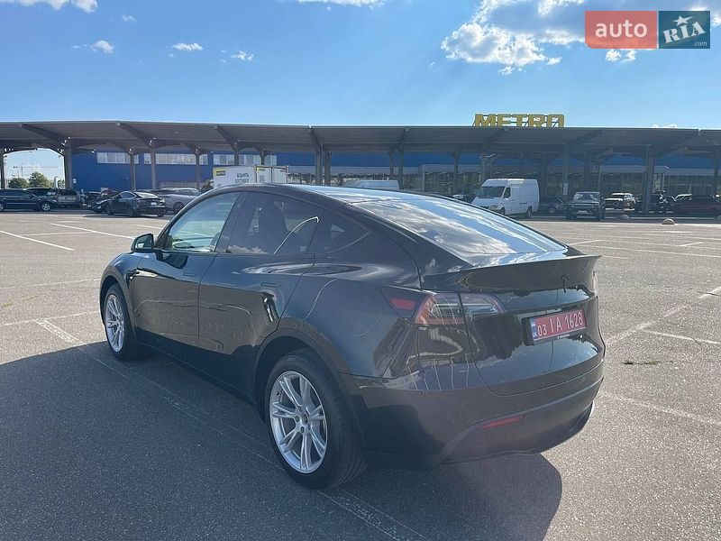 Позашляховик / Кросовер Tesla Model Y 2023 в Києві фото 6 Позашляховик / Кросовер Tesla Model Y 2023 в Києві
