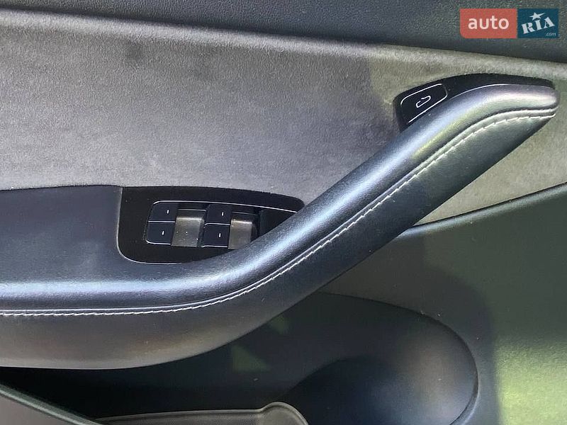 Внедорожник / Кроссовер Tesla Model Y 2020 в Ивано-Франковске
