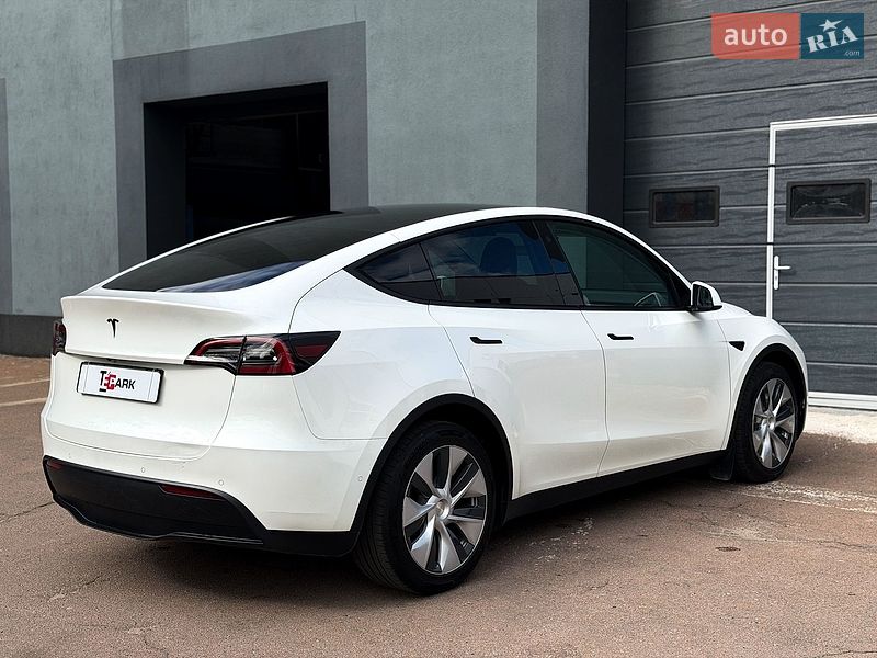 Внедорожник / Кроссовер Tesla Model Y 2022 в Киеве