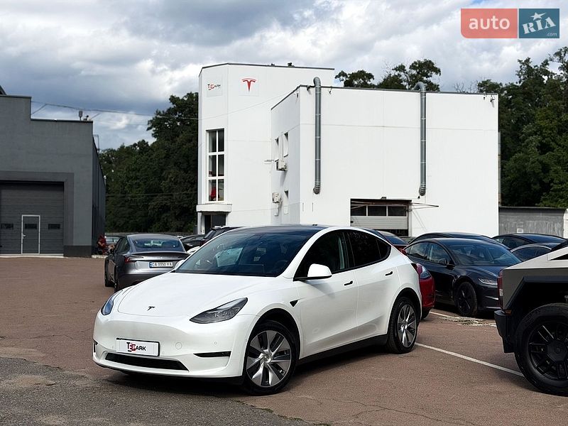 Внедорожник / Кроссовер Tesla Model Y 2022 в Киеве