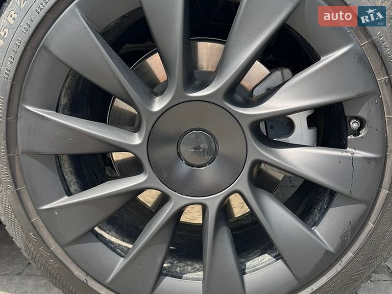 Внедорожник / Кроссовер Tesla Model Y 2021 в Ивано-Франковске