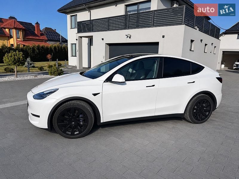 Внедорожник / Кроссовер Tesla Model Y 2021 в Ивано-Франковске