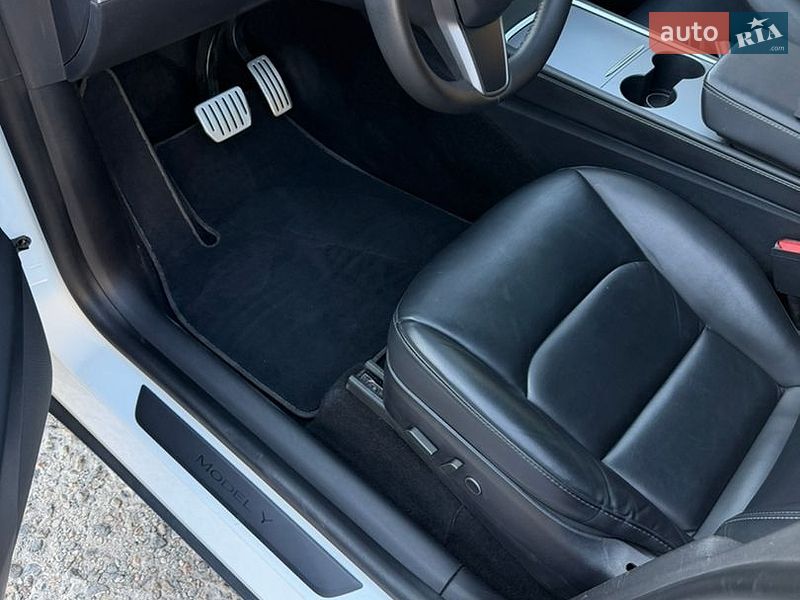 Позашляховик / Кросовер Tesla Model Y 2020 в Кам'янському
