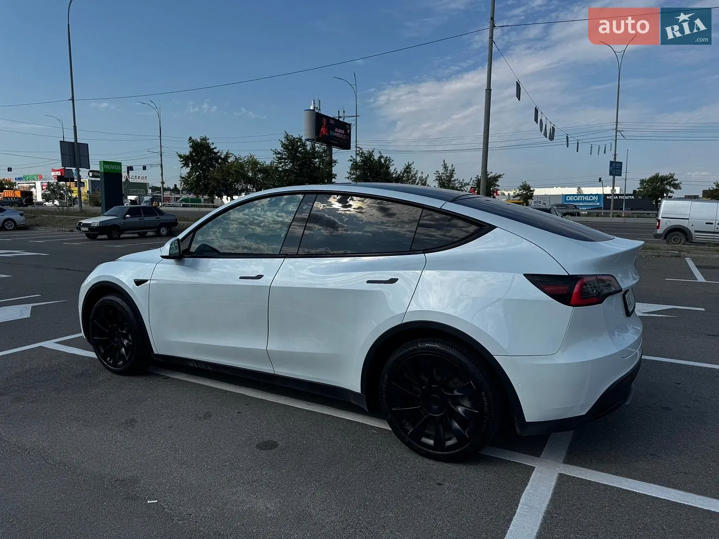 2020 Tesla Model Y - мініатюра 4