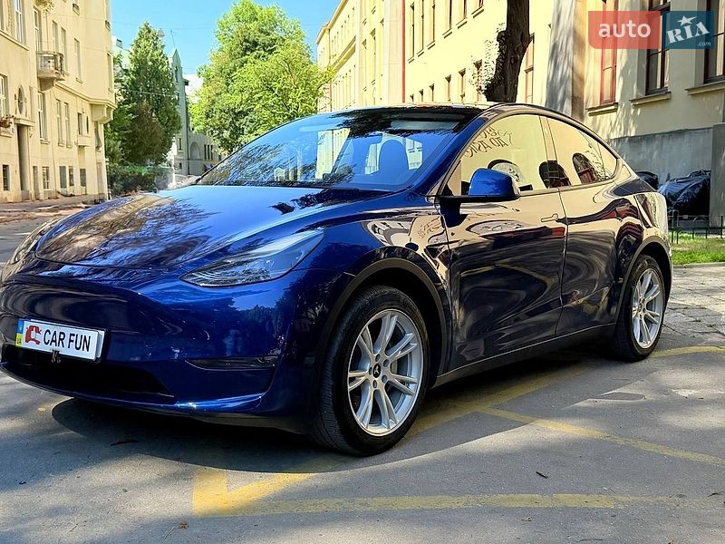 Позашляховик / Кросовер Tesla Model Y 2023 в Львові