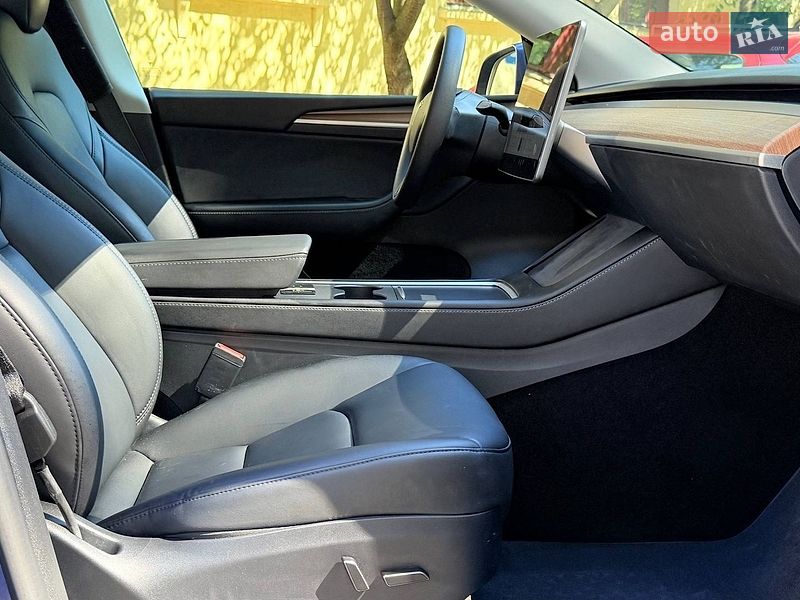 Позашляховик / Кросовер Tesla Model Y 2023 в Львові