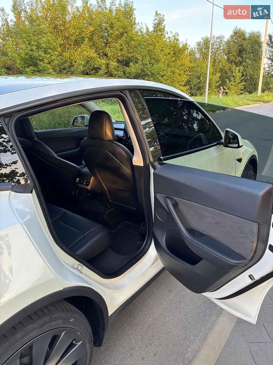 2022 Tesla Model Y - мініатюра 19