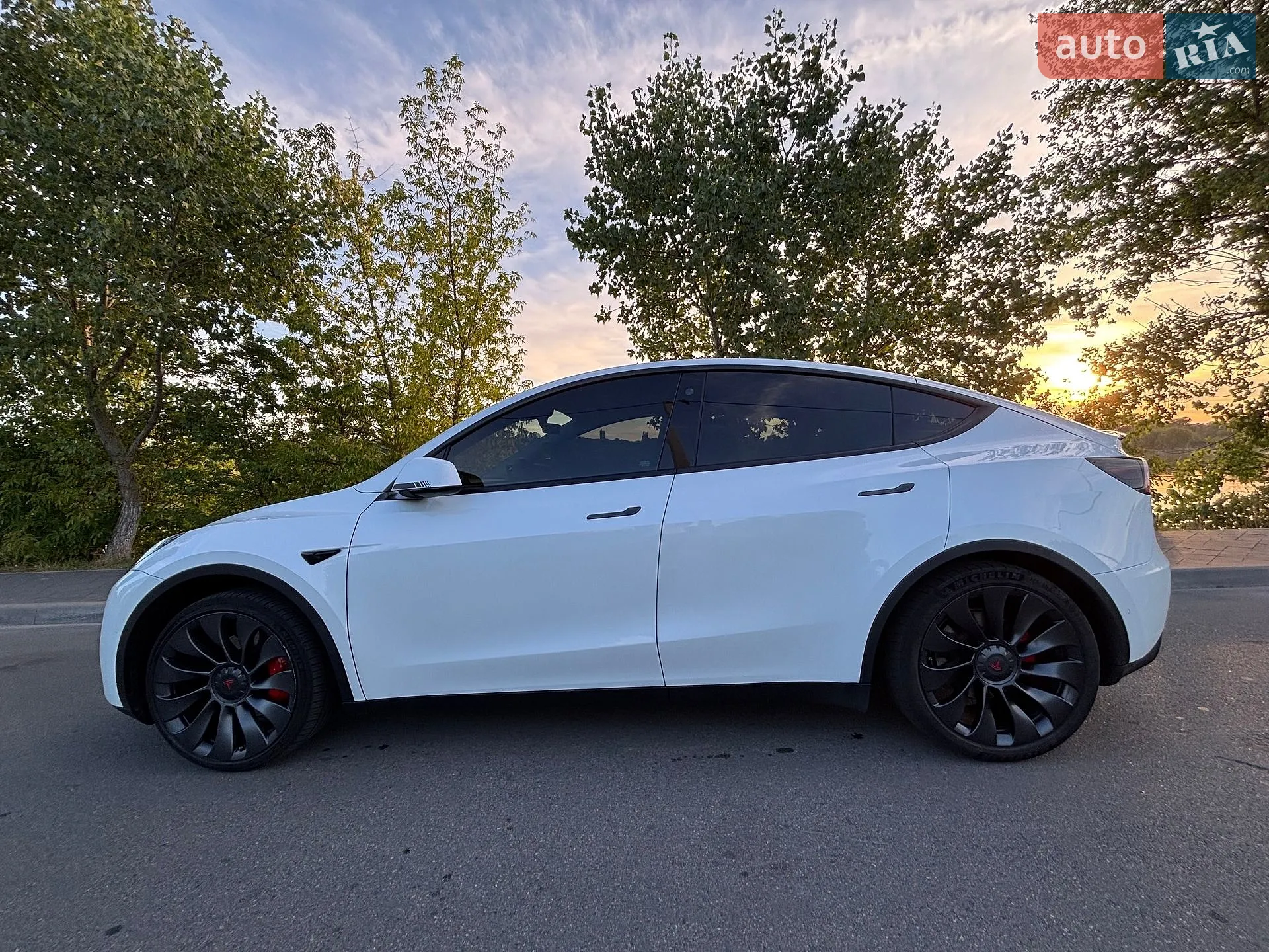2022 Tesla Model Y - мініатюра 3