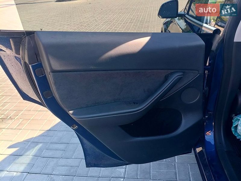 Внедорожник / Кроссовер Tesla Model Y 2022 в Самаре