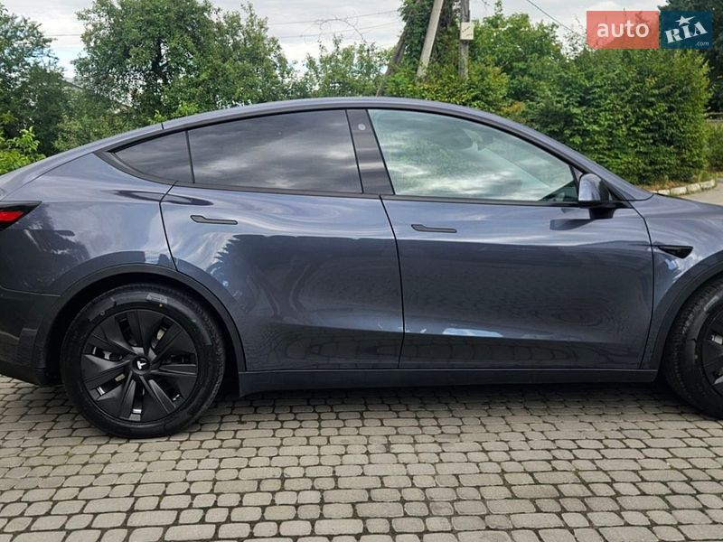 Позашляховик / Кросовер Tesla Model Y 2023 в Львові