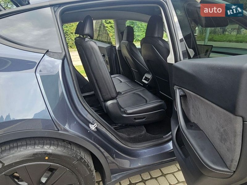 Позашляховик / Кросовер Tesla Model Y 2023 в Львові