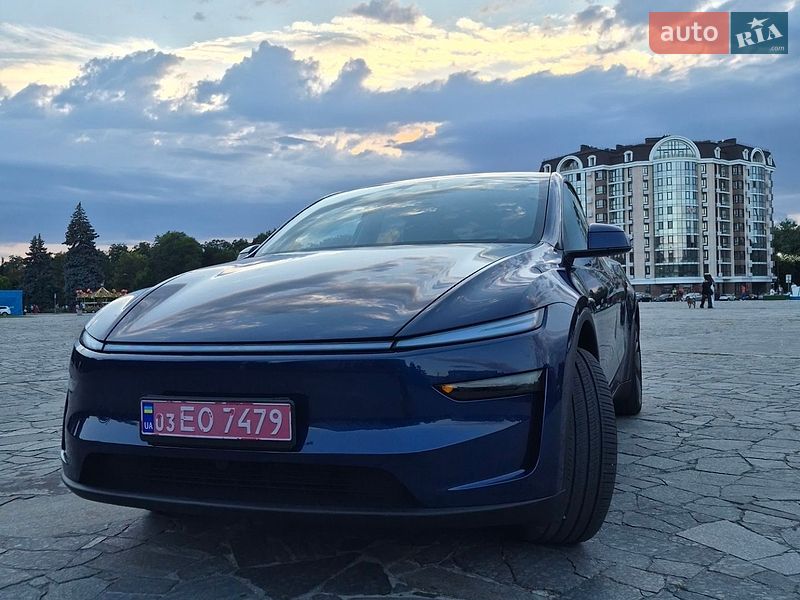 Внедорожник / Кроссовер Tesla Model Y 2025 в Кременчуге