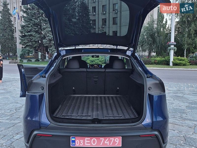 Внедорожник / Кроссовер Tesla Model Y 2025 в Кременчуге