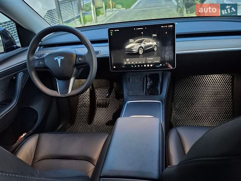 Внедорожник / Кроссовер Tesla Model Y 2023 в Львове