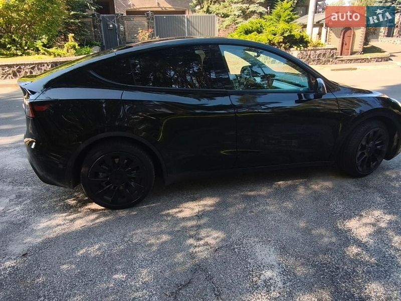 Внедорожник / Кроссовер Tesla Model Y 2021 в Киеве