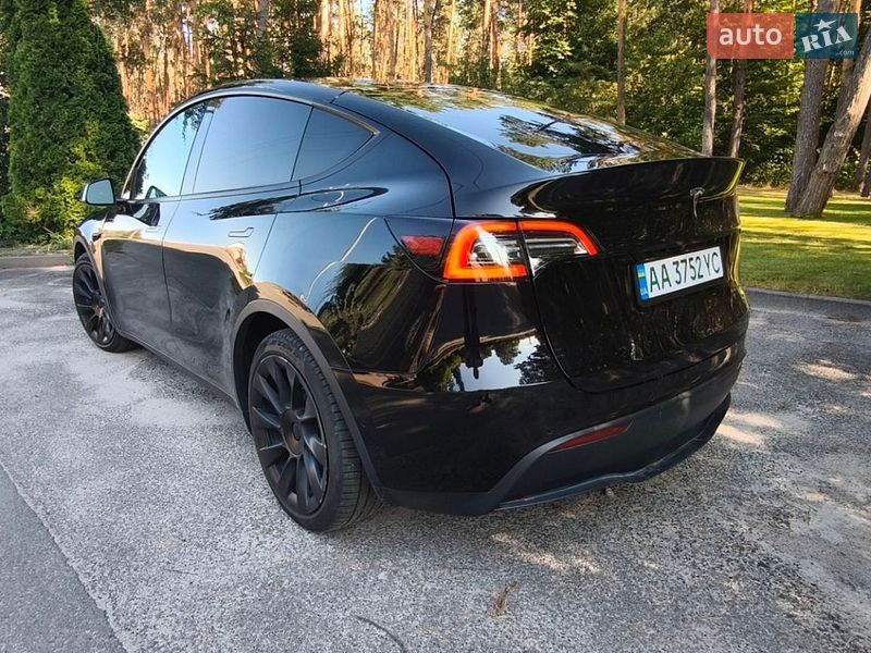Внедорожник / Кроссовер Tesla Model Y 2021 в Киеве