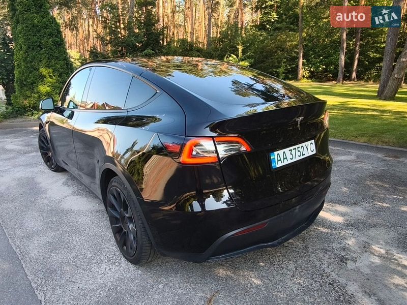 Внедорожник / Кроссовер Tesla Model Y 2021 в Киеве