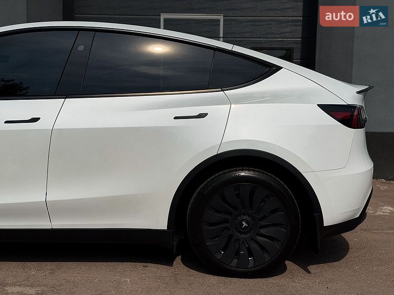 Позашляховик / Кросовер Tesla Model Y 2023 в Києві