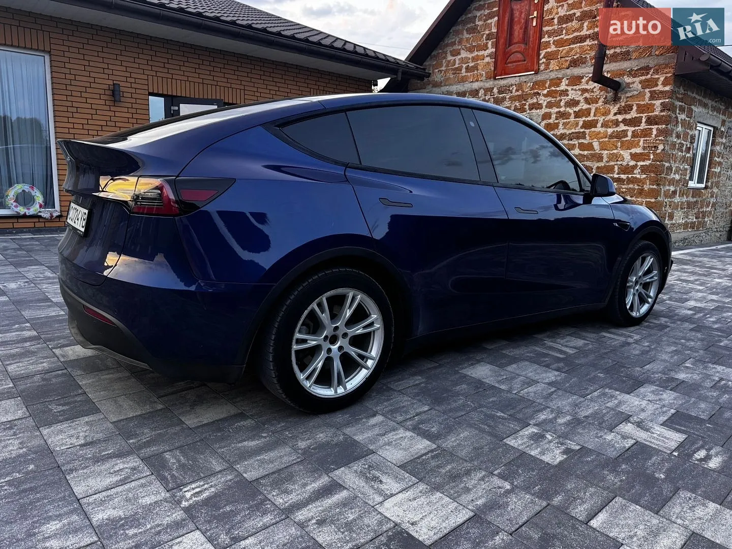 2020 Tesla Model Y - мініатюра 3