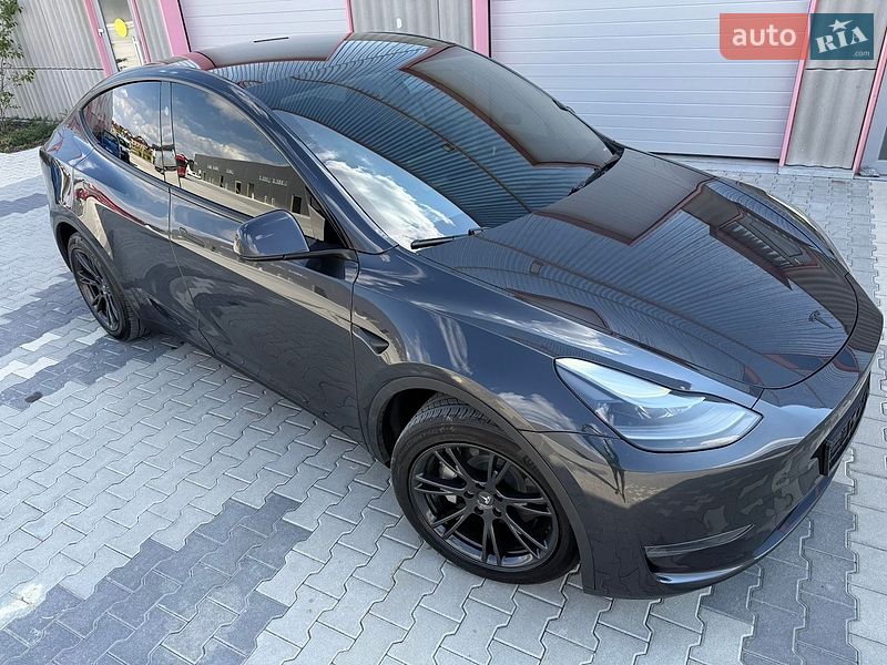 Внедорожник / Кроссовер Tesla Model Y 2024 в Львове