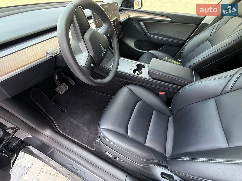 Внедорожник / Кроссовер Tesla Model Y 2024 в Львове