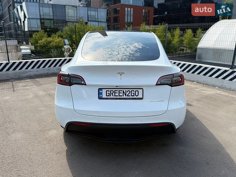 Позашляховик / Кросовер Tesla Model Y 2022 в Києві