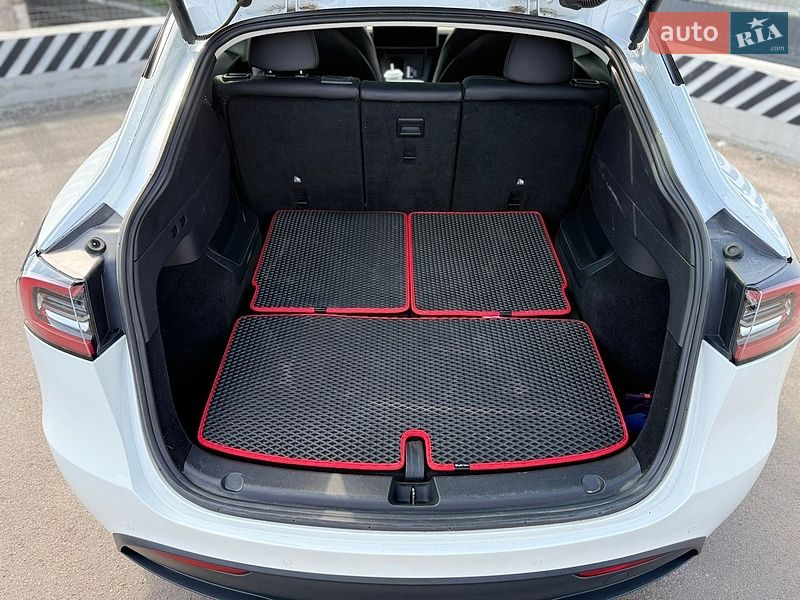 Позашляховик / Кросовер Tesla Model Y 2022 в Києві