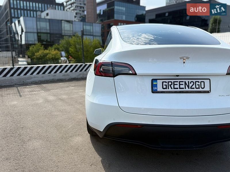 Позашляховик / Кросовер Tesla Model Y 2022 в Києві
