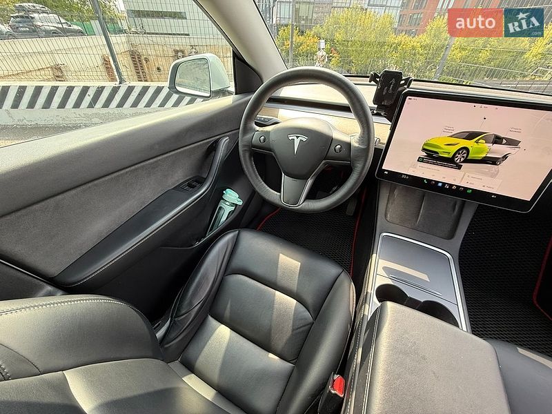 Позашляховик / Кросовер Tesla Model Y 2022 в Києві