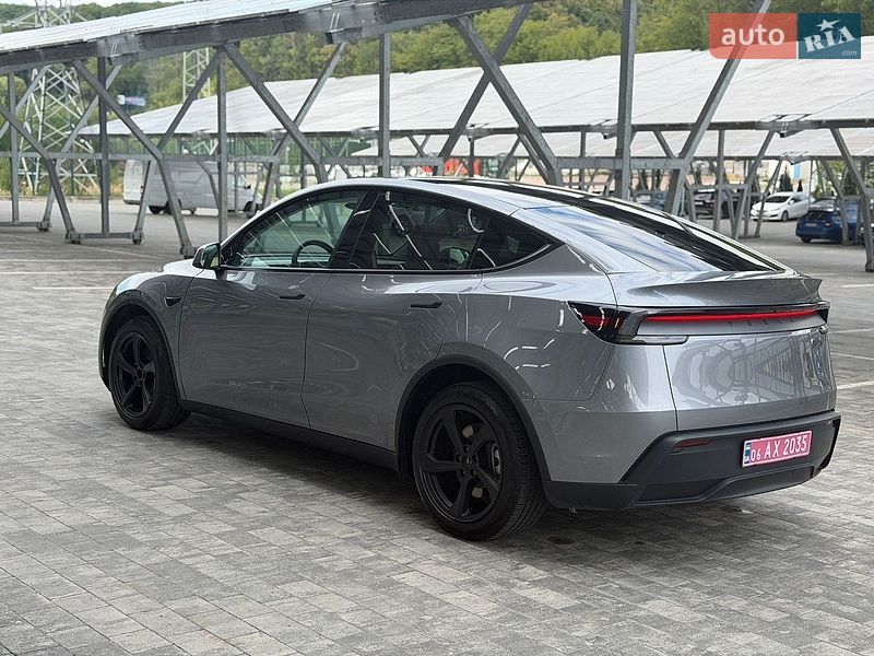 Внедорожник / Кроссовер Tesla Model Y 2025 в Львове фото 4 Внедорожник / Кроссовер Tesla Model Y 2025 в Львове