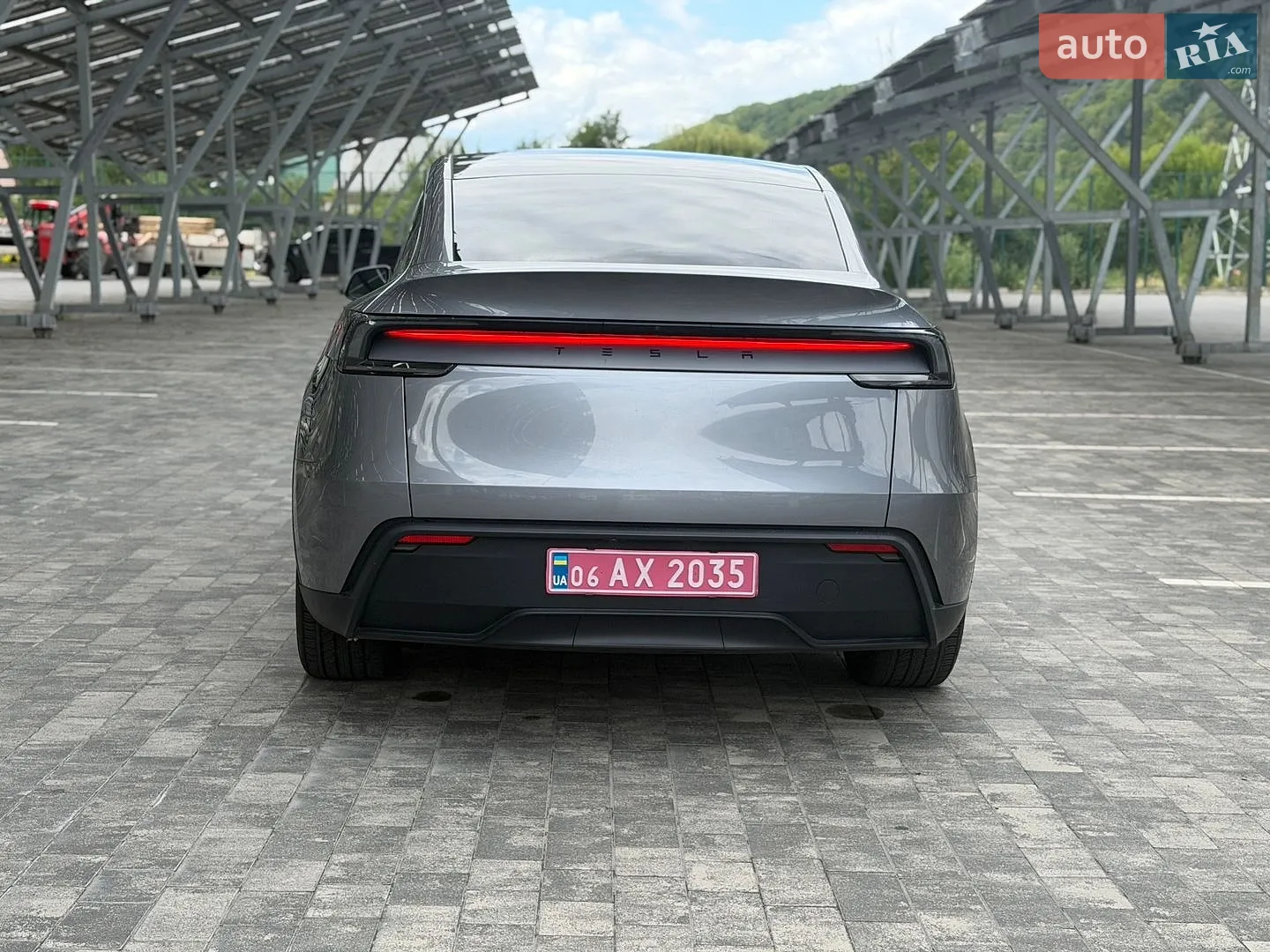 2025 Tesla Model Y - мініатюра 5