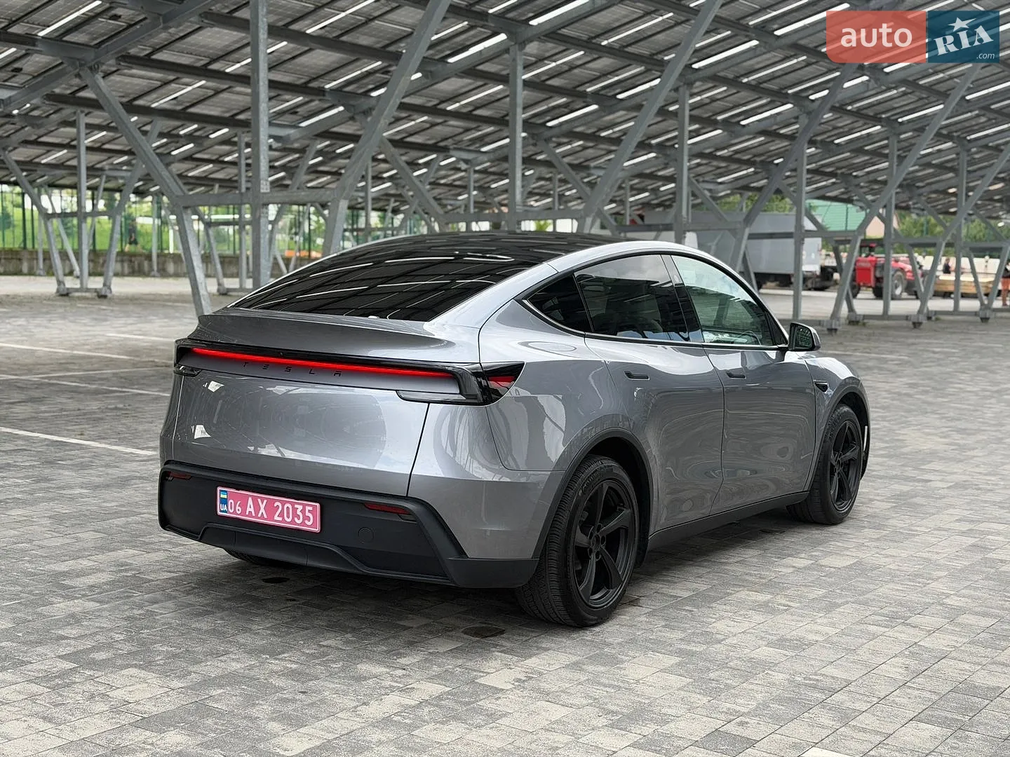 2025 Tesla Model Y - мініатюра 6