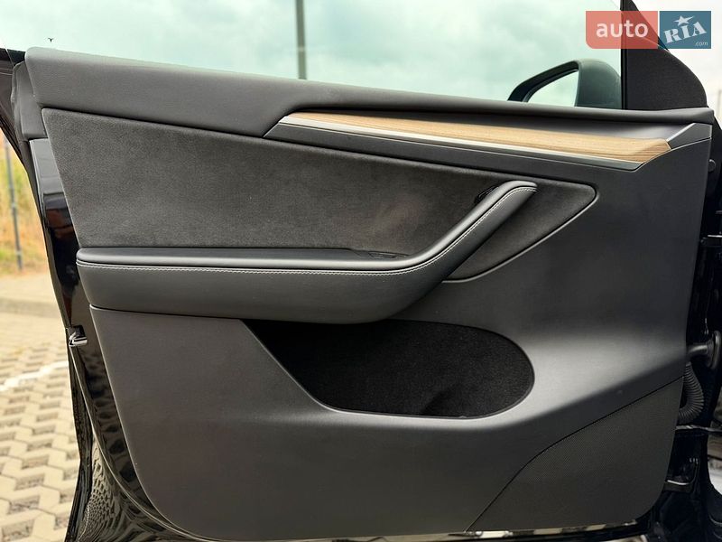Позашляховик / Кросовер Tesla Model Y 2023 в Луцьку фото 19 Позашляховик / Кросовер Tesla Model Y 2023 в Луцьку