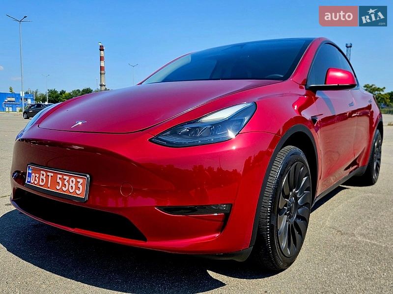 Tesla Model Y 2024