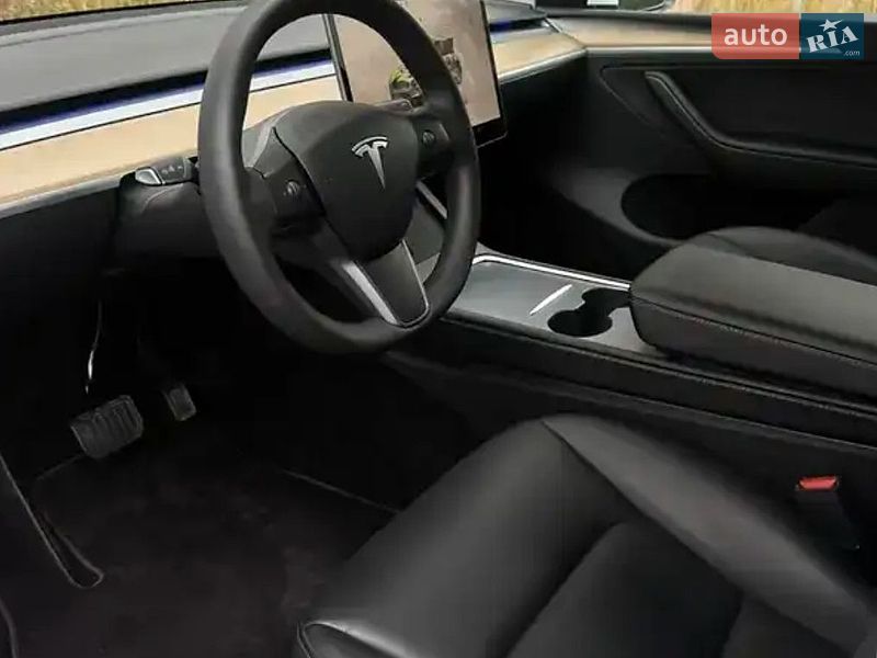 Внедорожник / Кроссовер Tesla Model Y 2023 в Киеве