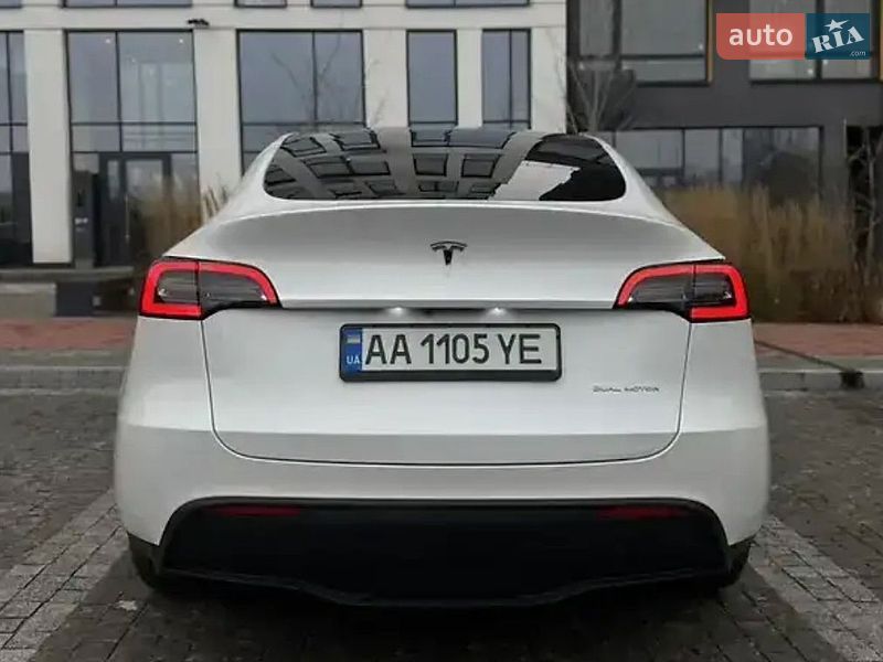 Внедорожник / Кроссовер Tesla Model Y 2023 в Киеве