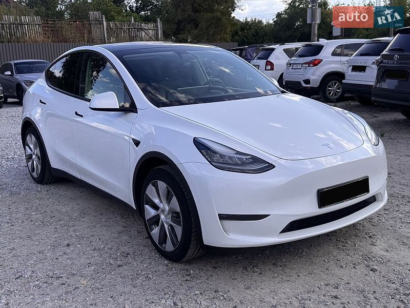 Tesla Model Y 2020