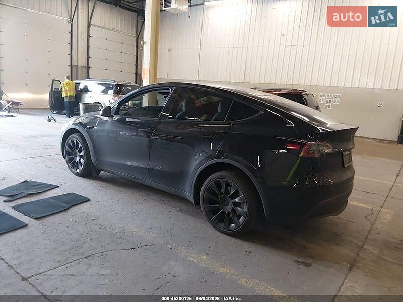 Позашляховик / Кросовер Tesla Model Y 2023 в Львові