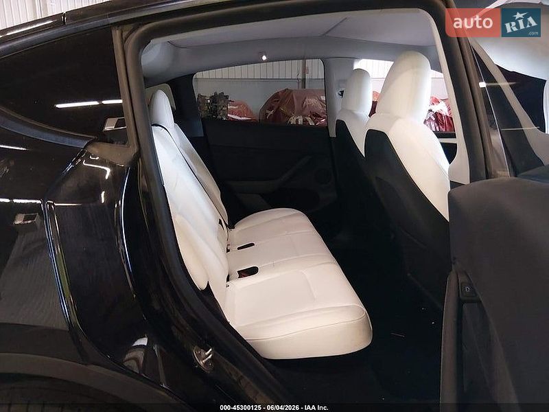 Внедорожник / Кроссовер Tesla Model Y 2023 в Львове