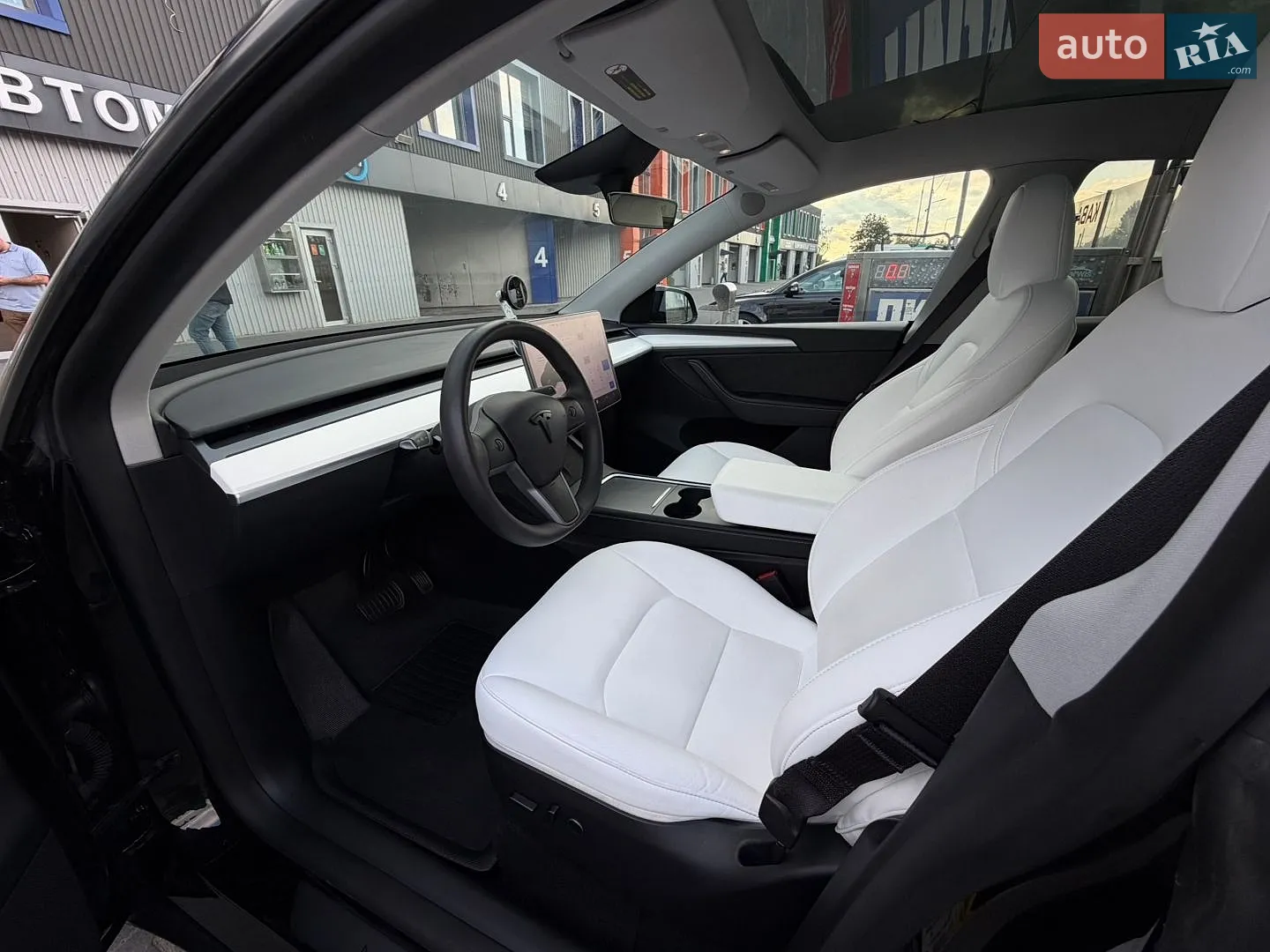 2024 Tesla Model Y - мініатюра 23