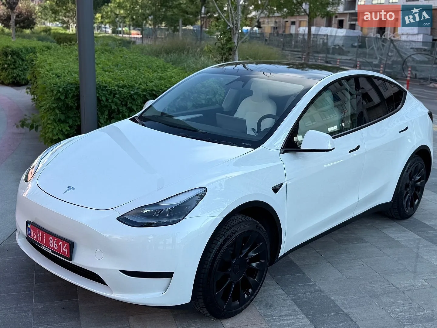 2024 Tesla Model Y - мініатюра 23