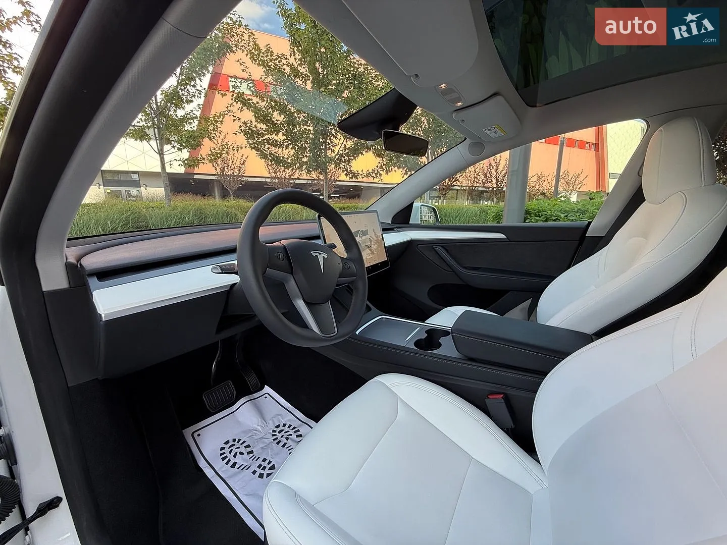 2024 Tesla Model Y - мініатюра 25