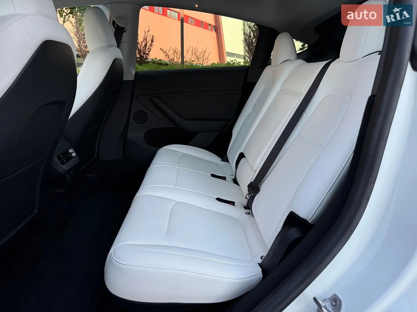 2024 Tesla Model Y - мініатюра 33
