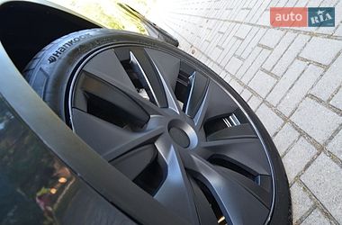Позашляховик / Кросовер Tesla Model Y 2025 в Дрогобичі фото 9 Позашляховик / Кросовер Tesla Model Y 2025 в Дрогобичі