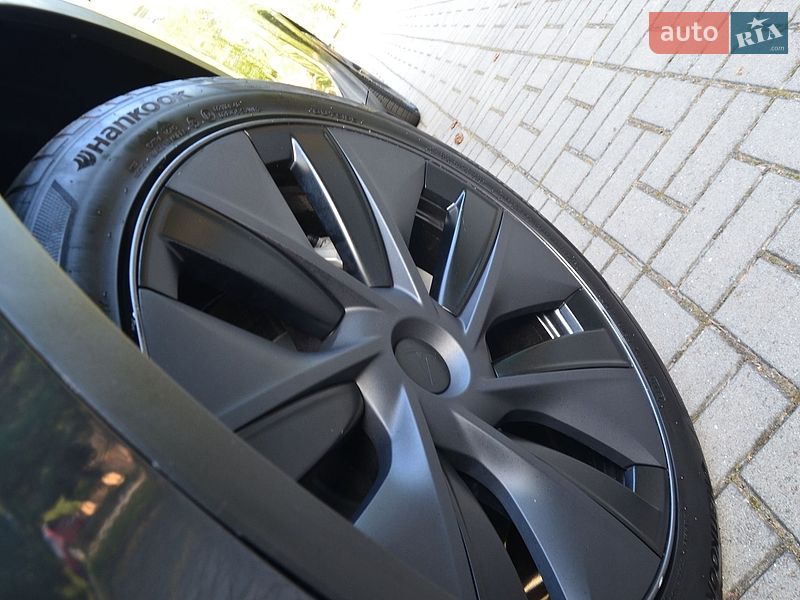 Позашляховик / Кросовер Tesla Model Y 2025 в Дрогобичі фото 9 Позашляховик / Кросовер Tesla Model Y 2025 в Дрогобичі