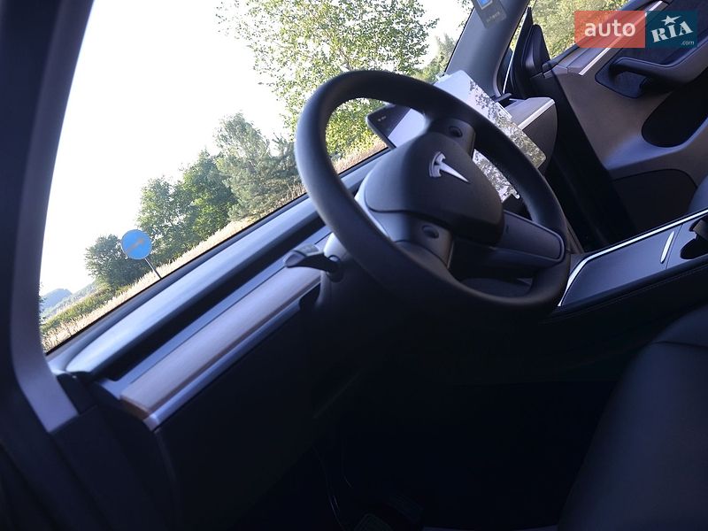 Позашляховик / Кросовер Tesla Model Y 2025 в Дрогобичі фото 36 Позашляховик / Кросовер Tesla Model Y 2025 в Дрогобичі