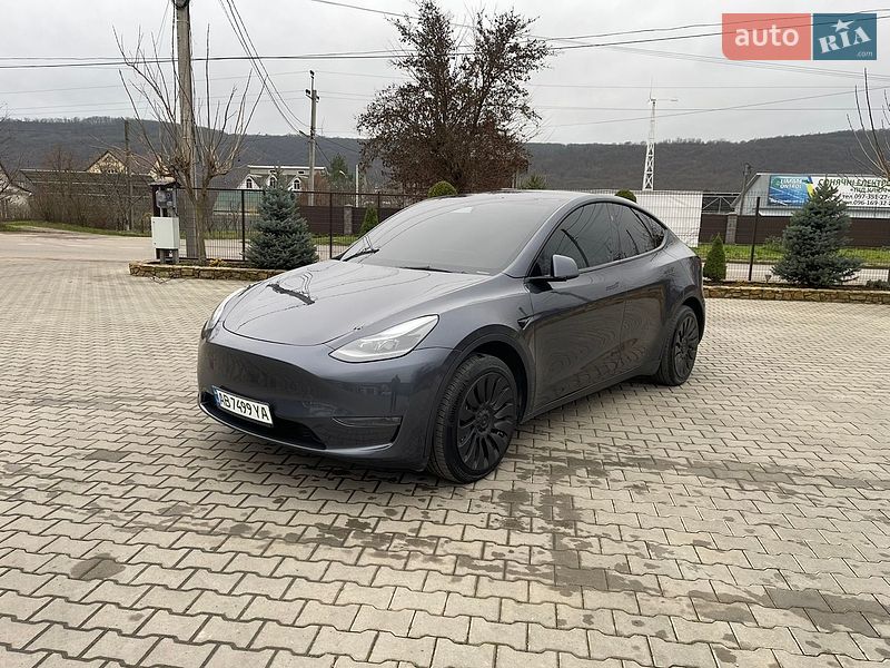 Tesla Model Y 2023