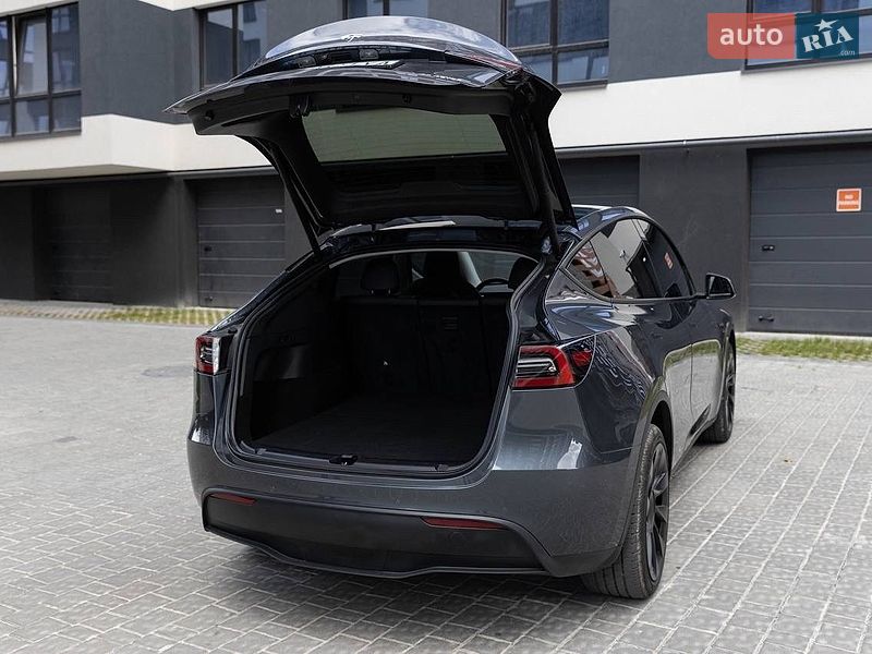 Позашляховик / Кросовер Tesla Model Y 2022 в Львові